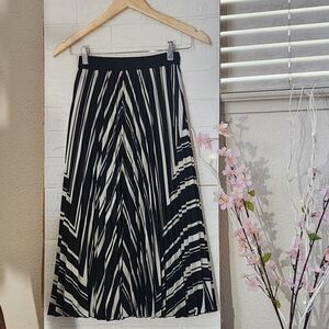 H&M midi skirt white black size 0